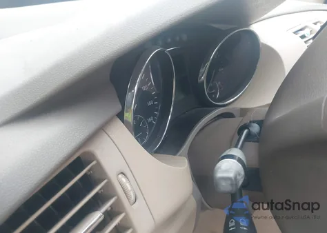 2006 Mercedes-Benz R 350 4Matic z USA, uszkodzony, nr VIN 4JGCB65E26A035359